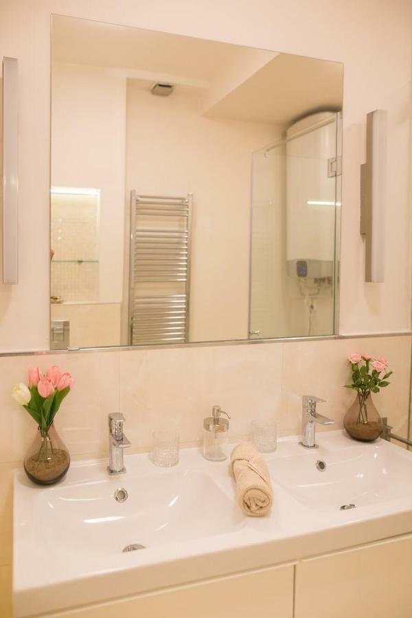 Panni Luxury Apartment Next To Gozsdu Garden Budapest Eksteriør billede